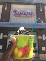 FreshBerry Frozen Yogurt Café image 6